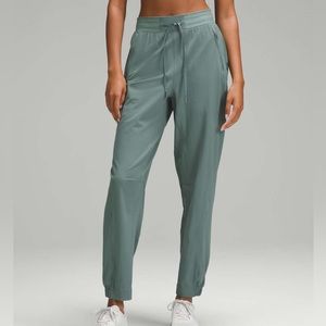 lululemon License to Train High-Rise Pant Black Size 6